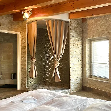 Hotel Zur Alten Stadtkellerei 5*